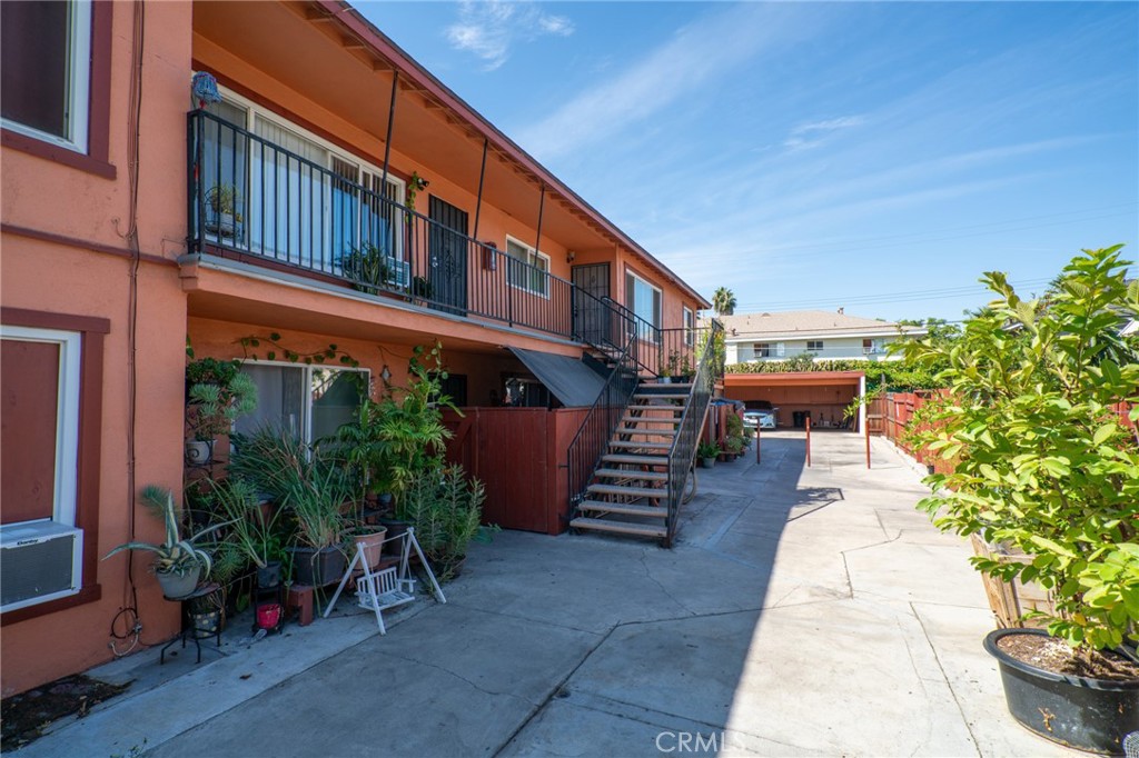 1125 N Mayfair Avenue