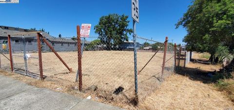 Photo of 240 Mississippi St, Vallejo, CA 94590 (MLS # 41119611)