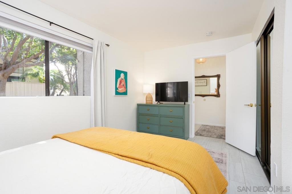 La Costa - Residential