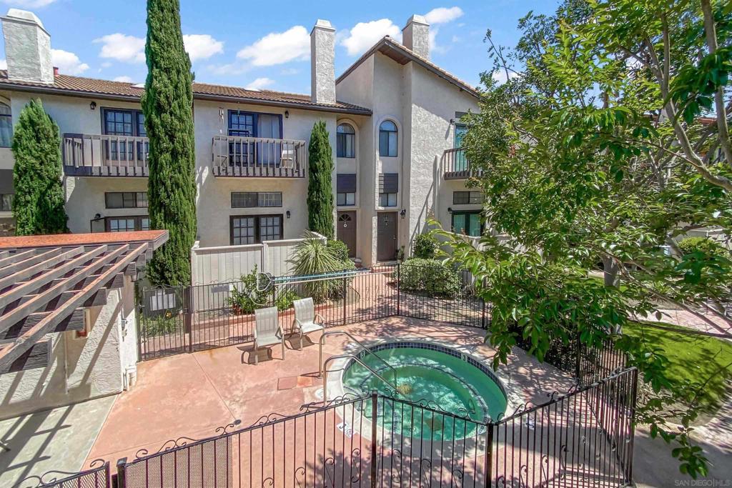 La Costa - Residential