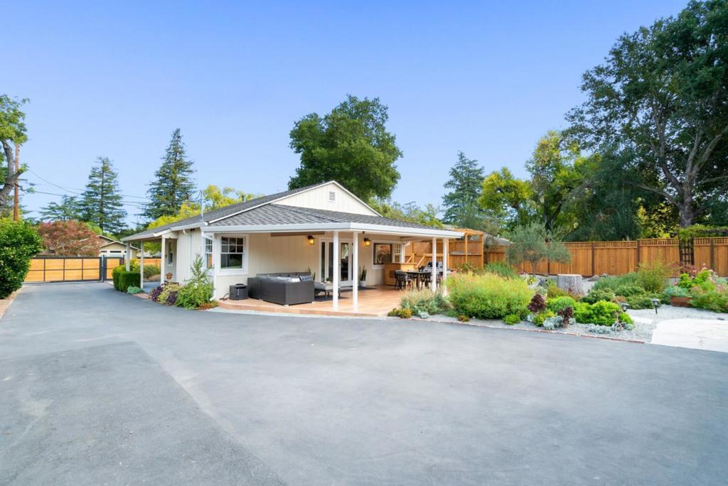 16528 Marchmont Drive