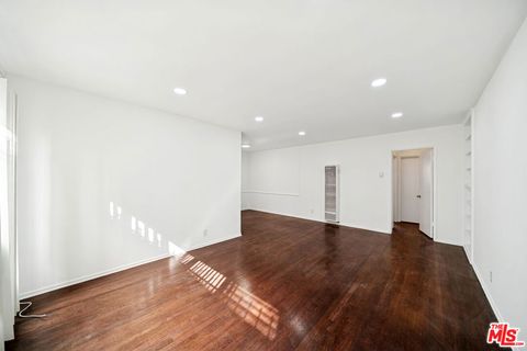Photo of 2314 S Corning St #3, Los Angeles, CA 90034 (MLS # 25621273)