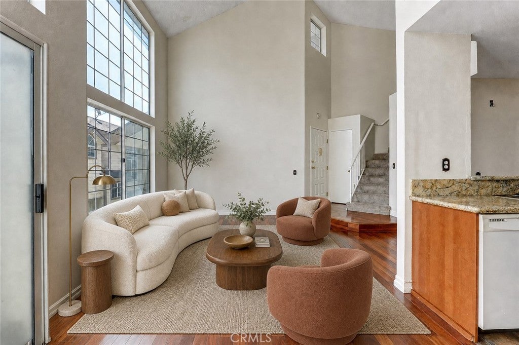 11150 Glenoaks 294