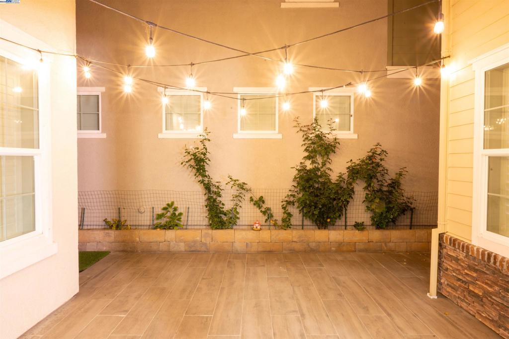 WALLISRANC - Residential Lease