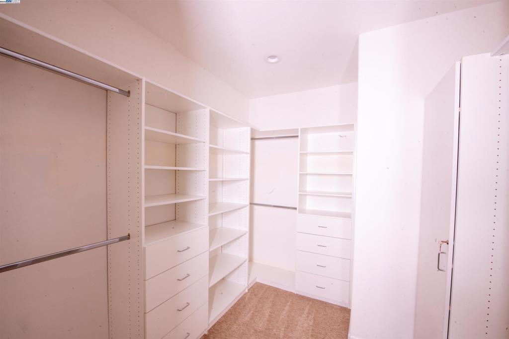 WALLISRANC - Residential Lease