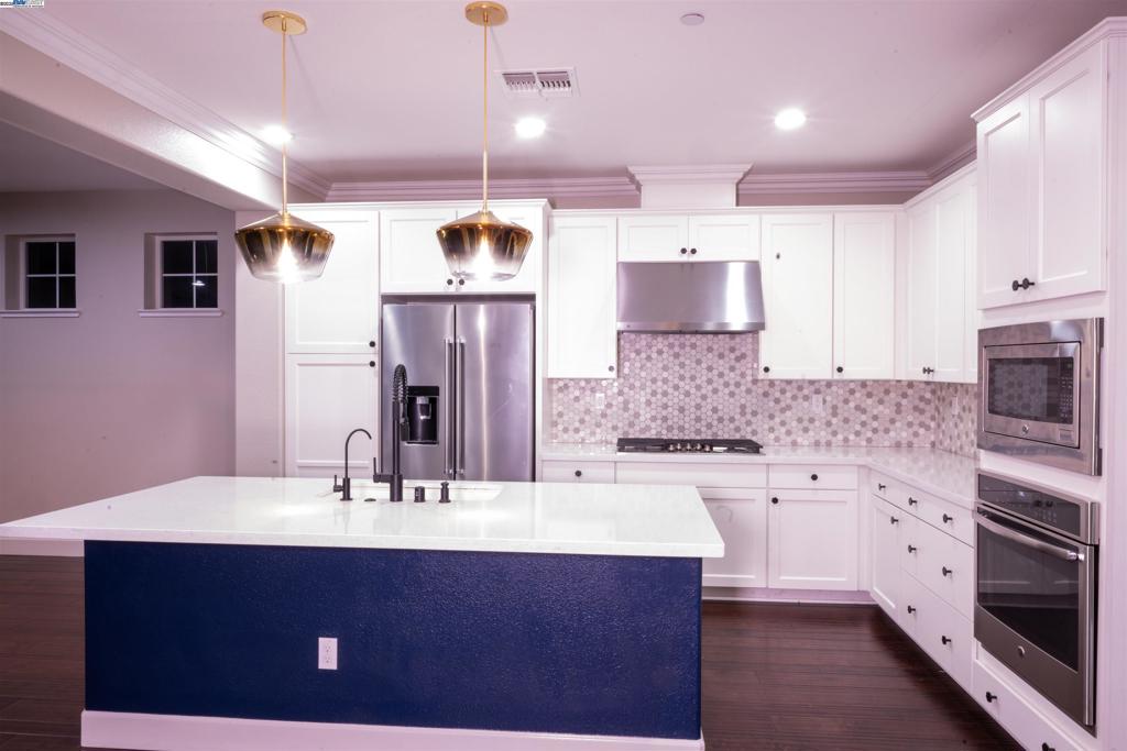 WALLISRANC - Residential Lease