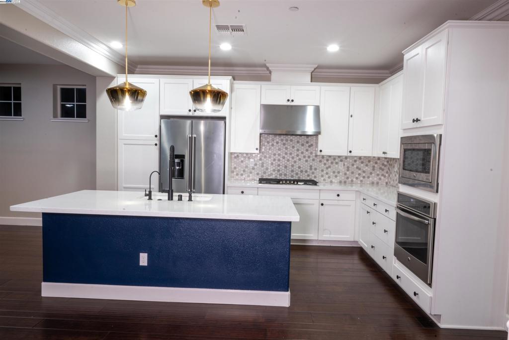 WALLISRANC - Residential Lease