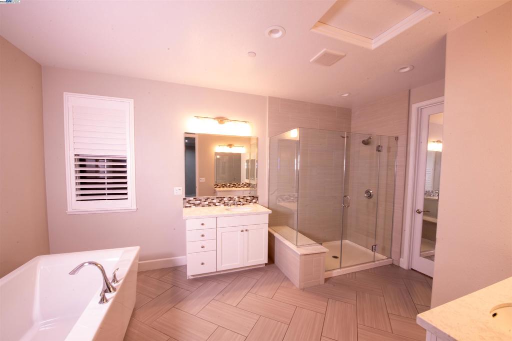 WALLISRANC - Residential Lease