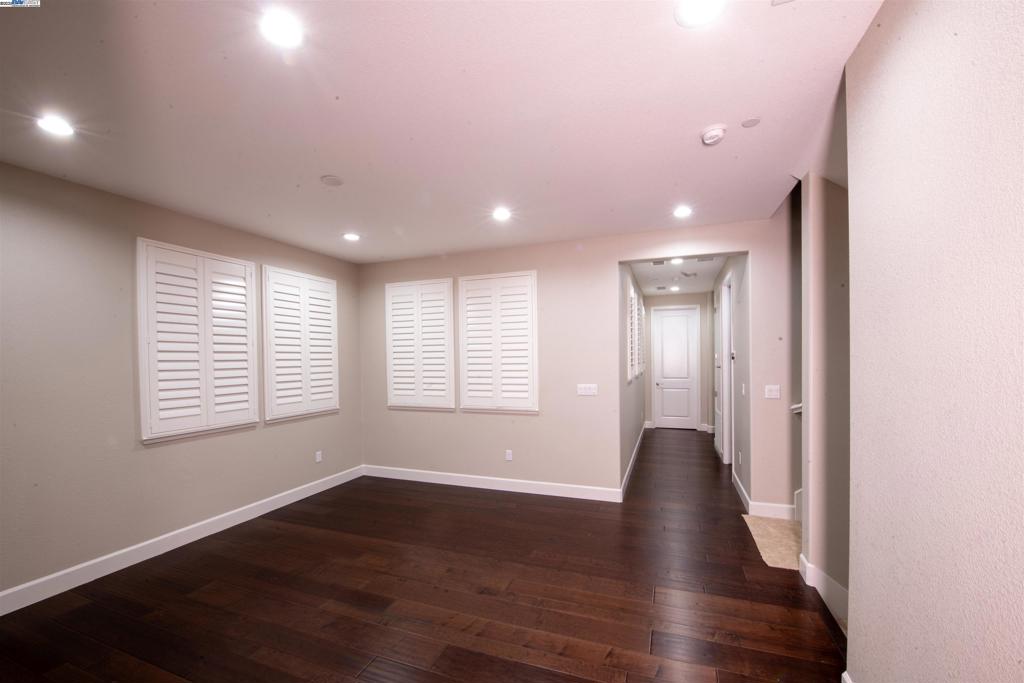 WALLISRANC - Residential Lease