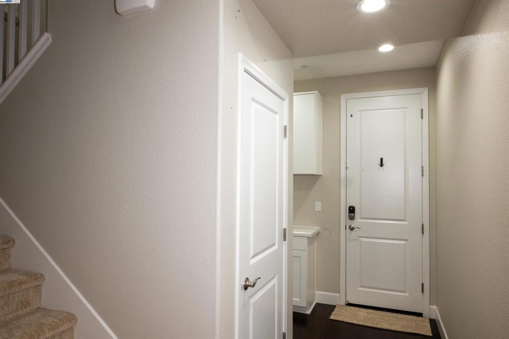 WALLISRANC - Residential Lease