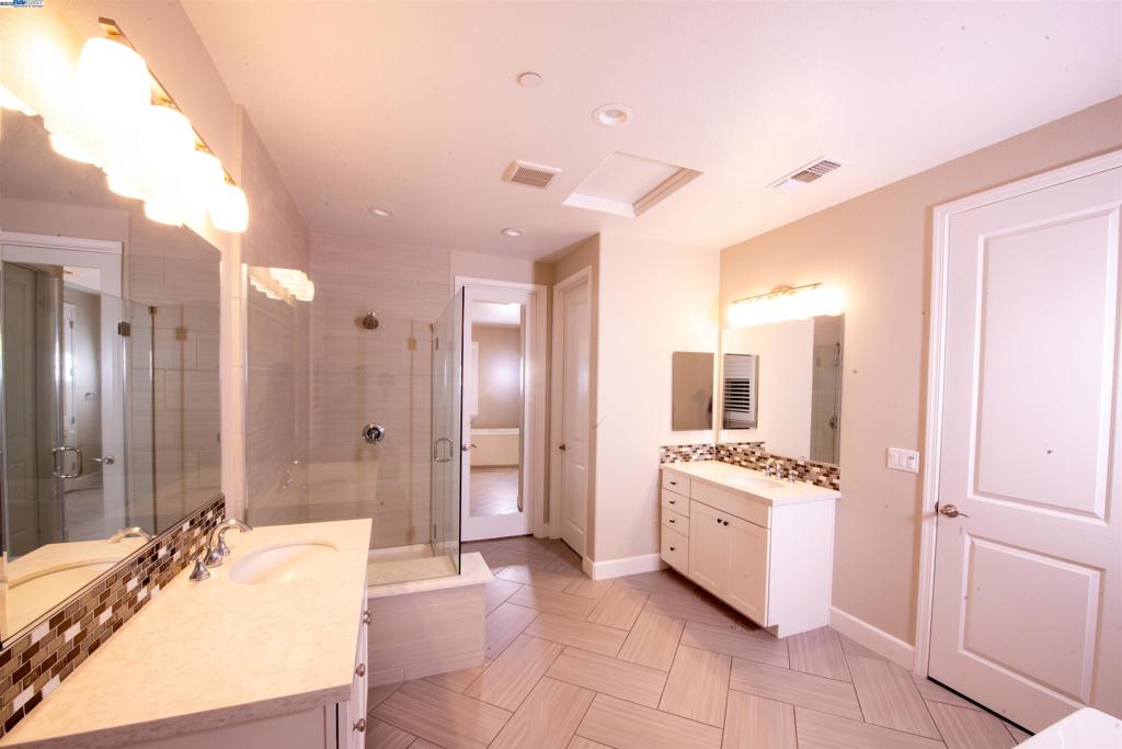 WALLISRANC - Residential Lease