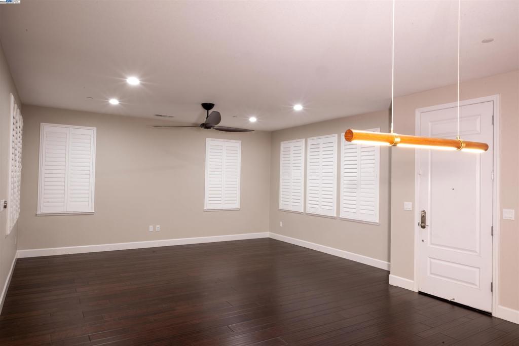 WALLISRANC - Residential Lease