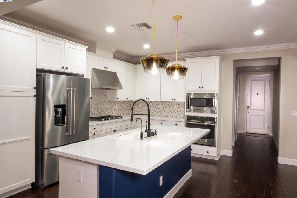 WALLISRANC - Residential Lease