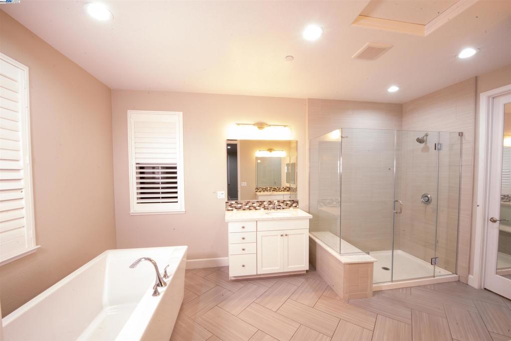 WALLISRANC - Residential Lease