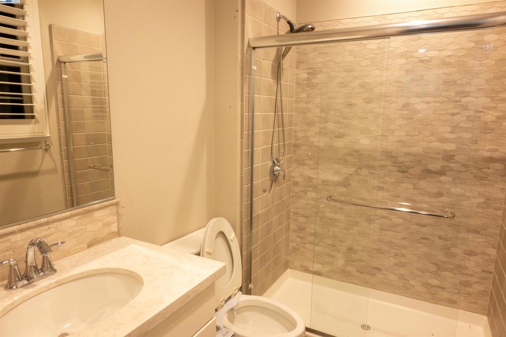 WALLISRANC - Residential Lease