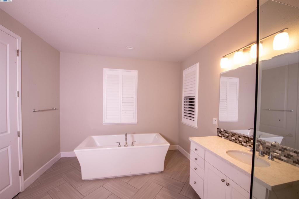 WALLISRANC - Residential Lease