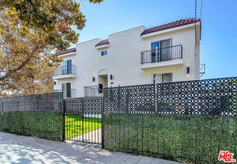 Photo of 1405 N Normandie Avenue, Los Angeles, CA 90027 (MLS # 26855855)