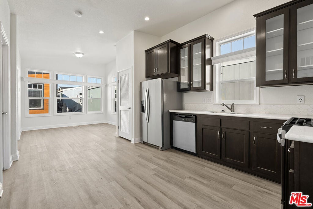 8250 Lankershim Boulevard 43
