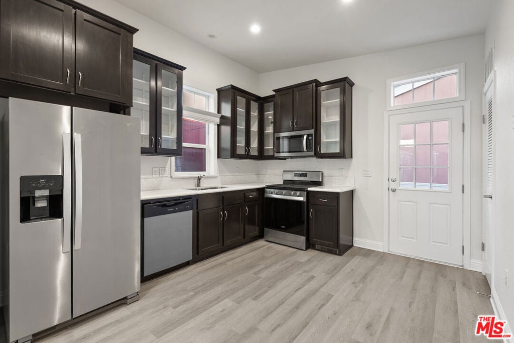 8250 Lankershim Boulevard 43