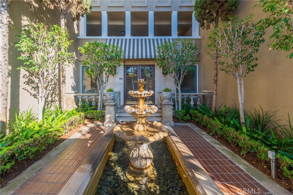 Photo of 8455 Fountain Avenue #108, West Hollywood, CA 90069 (MLS # OC25244948)