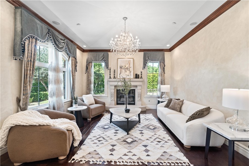 289 W Woodruff Avenue