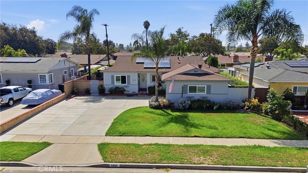 1406 W Baker