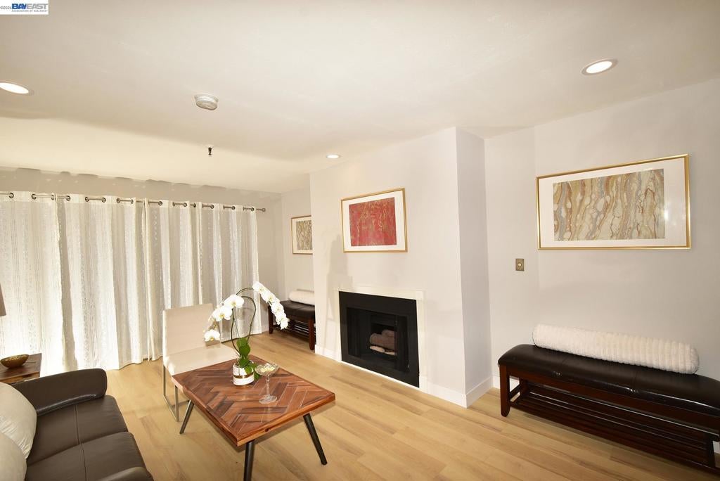 303 Adams St 109