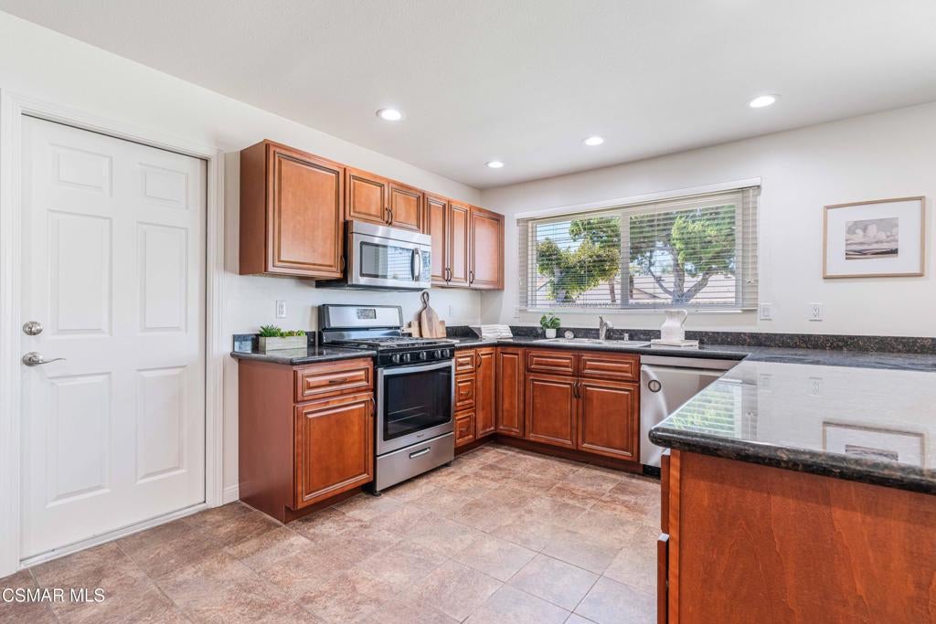 2037 Stanford Drive