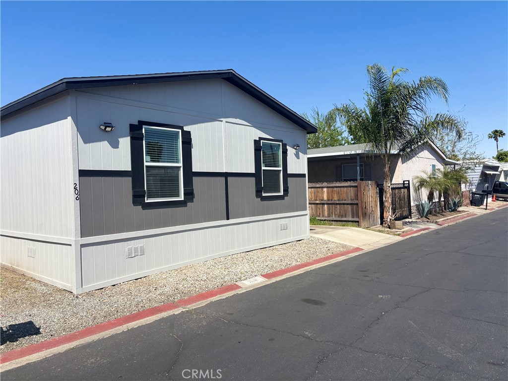Beautiful New Home 4 Bed / 2 Bath Home in Hemet, CA
Nestled in the heart of Hemet, CA, Desert Palms Manufactured Home Community offers more than just a place to live—it’s a place to belong. Surrounded by scenic views of Mt. San Jacinto, our all-ages community is designed for comfort, connection, and convenience. Enjoy access to a modern clubhouse and a welcoming neighborhood feel. Desert Palms is your gateway to peaceful living and vibrant community life in this new 2024 Clayton Tempo 4 bedrooms and 2 bathrooms with 1,344 sq ft.
