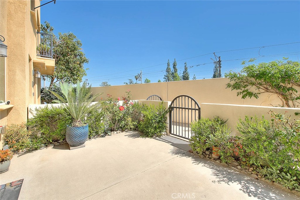 803 N Dalton Ave Unit 102
