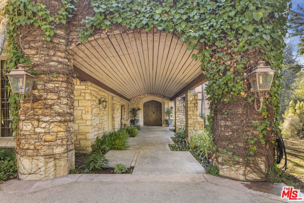 560 N Beverly Glen Boulevard