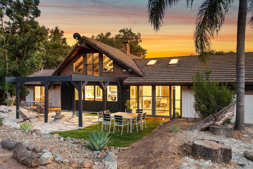 1722 Tierra Libertia Rd