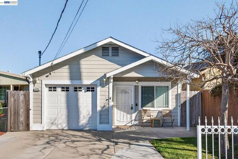 Photo of 1723 Emeric Ave, San Pablo, CA 94806 (MLS # 41127376)