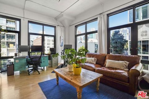 Photo of 330 W 11th Street #306, Los Angeles, CA 90015 (MLS # 26837041)