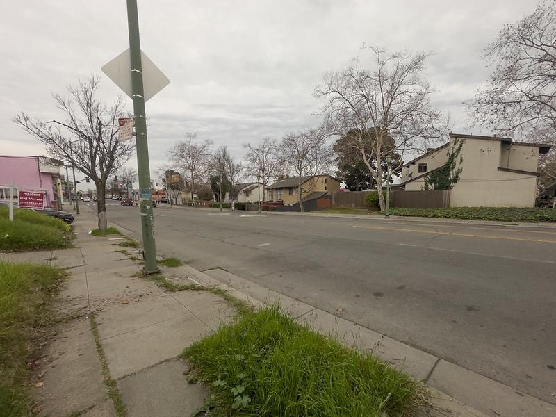 Macarthur Blvd