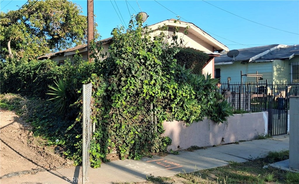 11714 S San Pedro