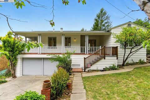 6175 Aspinwall Rd Oakland CA 94611