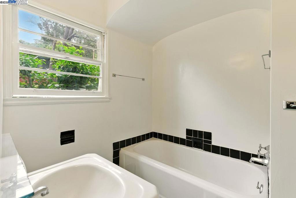 MONTCLAIR - Residential