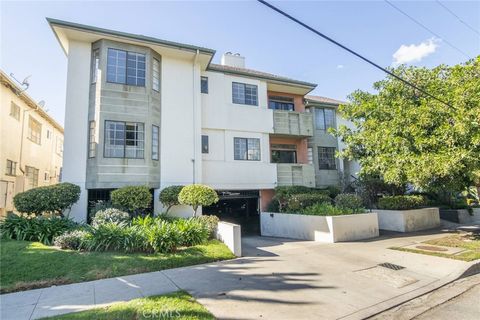 Photo of 4543 Willis, Sherman Oaks, CA 91403 (MLS # SR26037022)