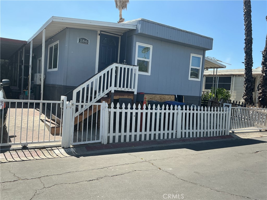 For Sale – Spacious Manufactured Home with Great Features in a Family Park!
This beautiful, manufactured home offers 2 bedrooms, 2 full bathrooms, and an additional room is not permitted that can be used as a third bedroom, office, or guest room. It features a spacious living room, a cozy dining area, and a fully equipped kitchen that includes a stove.
The home boasts laminate flooring throughout, brand-new windows, and a covered carport with space for up to 4 vehicles. Additional features include a large laundry room, and a storage shed for your convenience.
Enjoy peace of mind with secure iron fencing around the property. Located in a Family Park that offers great amenities such as a swimming pool and a library.
Move-in ready – perfect for families seeking comfort, space, and value!