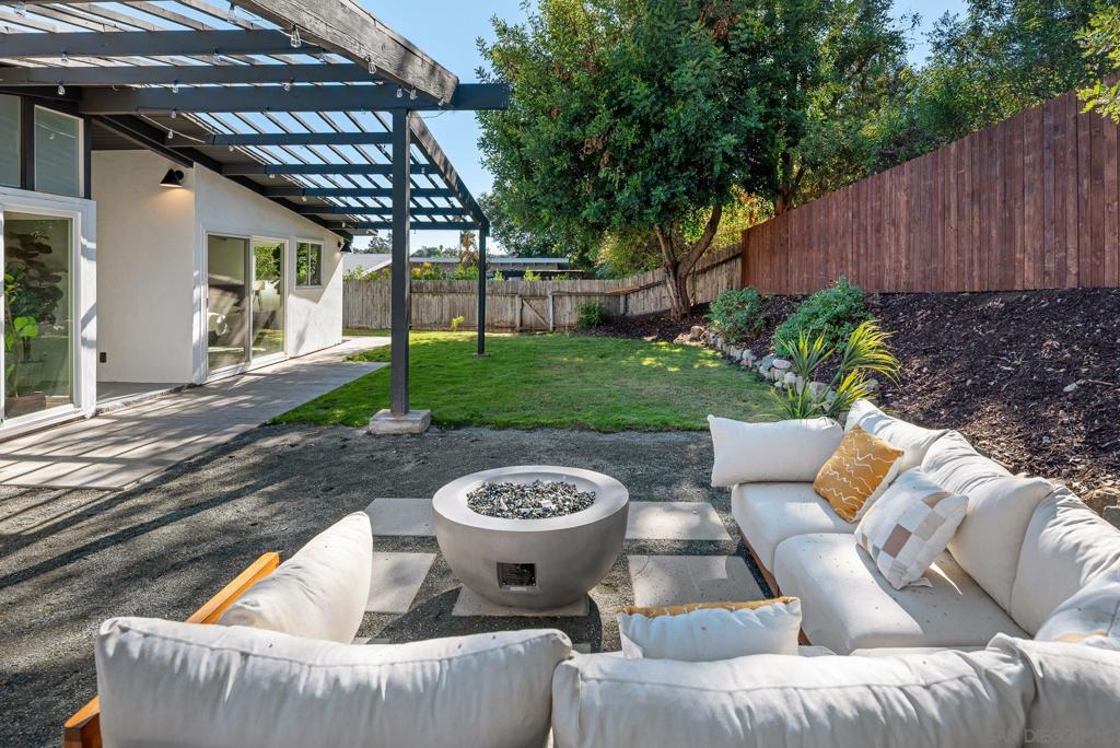 Del Cerro - Residential