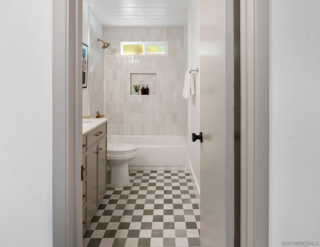 Del Cerro - Residential