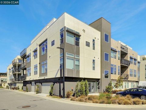 Photo of 210 Waters Park Cir Cir #304, San Mateo, CA 94403 (MLS # 41130839)