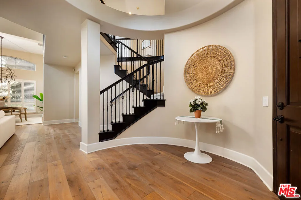 Camarillo, California 93010, United States, 5 Bedrooms Bedrooms, ,5 BathroomsBathrooms,Residential,Active,189478