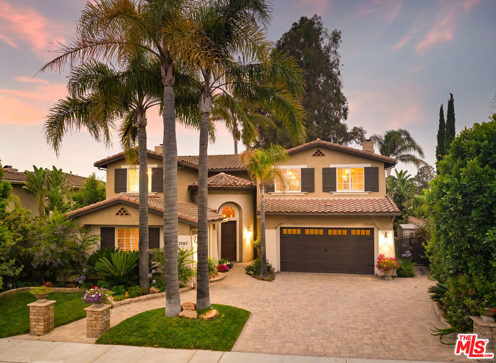 2767 Avenida De Autlan