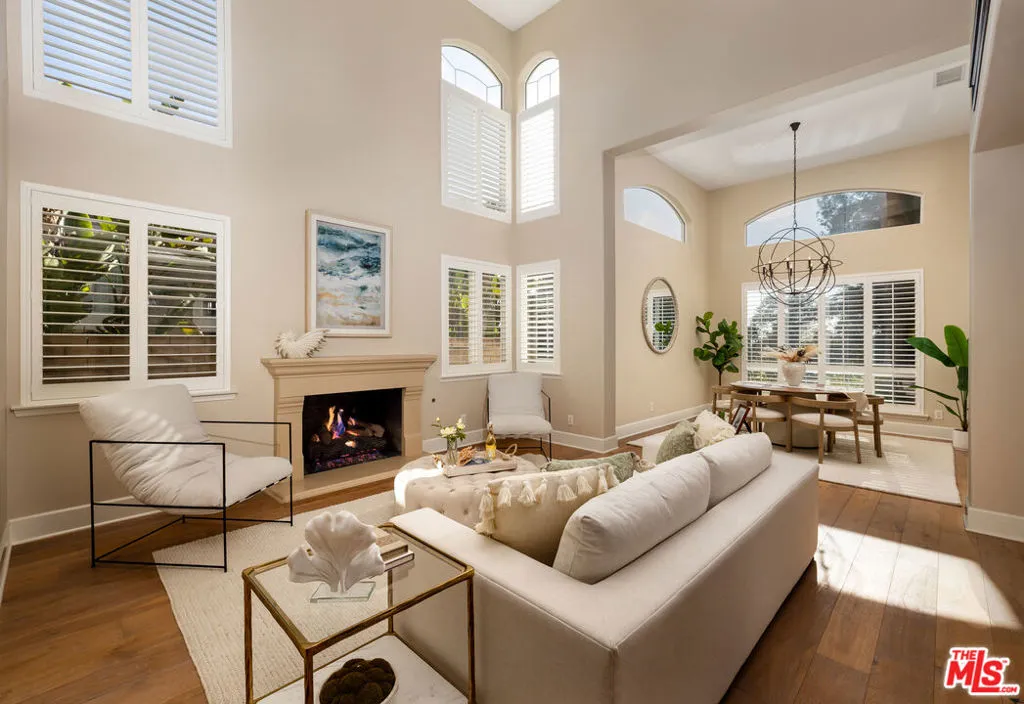 Camarillo, California 93010, United States, 5 Bedrooms Bedrooms, ,5 BathroomsBathrooms,Residential,Active,189478