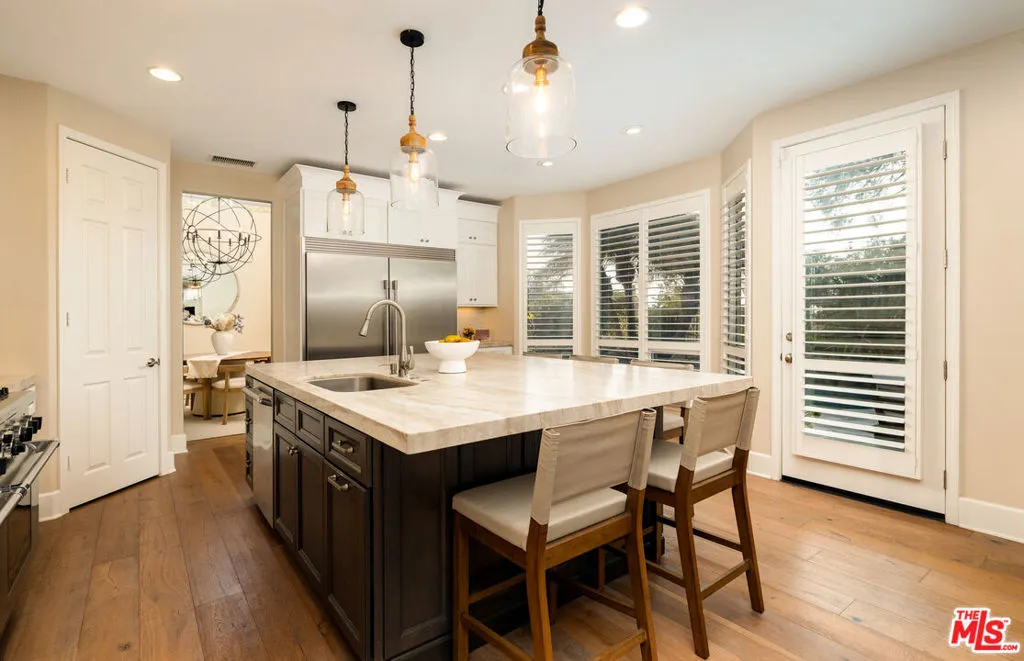 Camarillo, California 93010, United States, 5 Bedrooms Bedrooms, ,5 BathroomsBathrooms,Residential,Active,189478