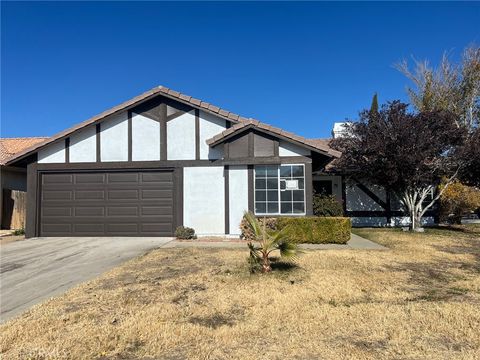 Photo of 14260 Hillsborough Dr, Victorville, CA 92392 (MLS # CV25261223)