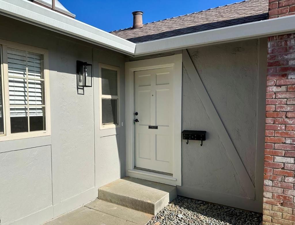 Photo of 1167 Fairford Way, San Jose, CA 95129 (MLS # ML82027401)