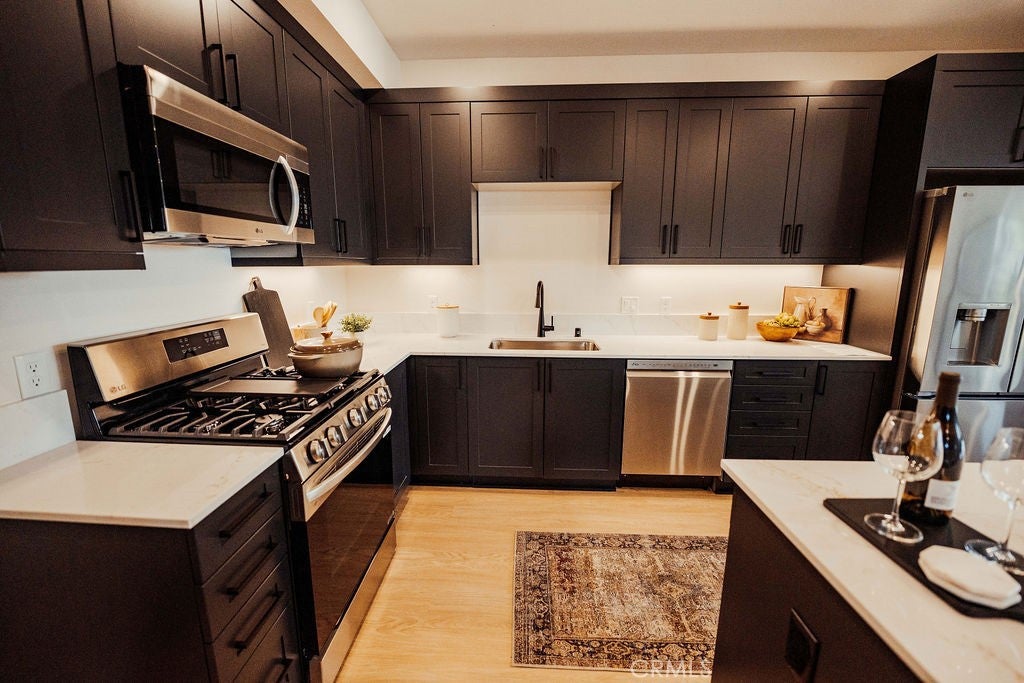 401 Grand Avenue W 101